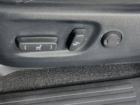 Used 2019 Toyota 4Runner Limited image 13