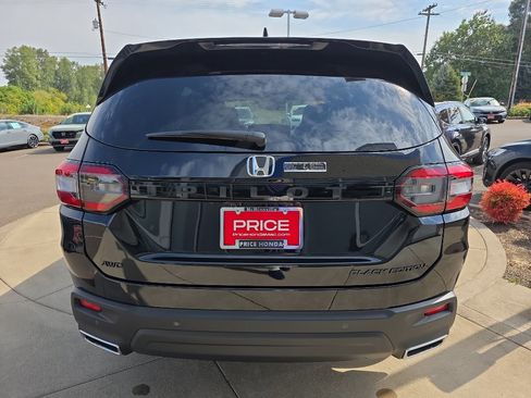 New 2025 Honda Pilot Black Edition image 5