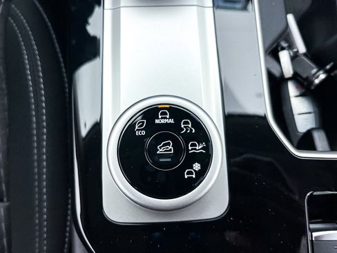 New 2025 Mitsubishi Outlander ES image 19