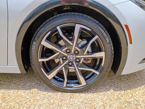 Used 2023 Toyota Prius Prime FWD image 18