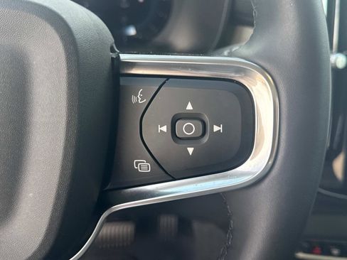 Certified 2024 Volvo XC40 B5 Plus w/ Climate Package image 28