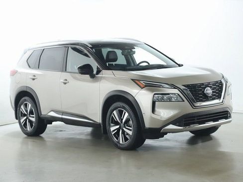 Used 2022 Nissan Rogue Platinum w/ Head-Up Display Package image 9