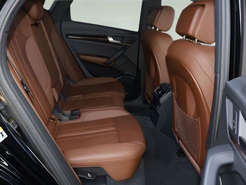 Used 2018 Audi Q5 2.0T Premium Plus w/ Premium Plus Package image 17