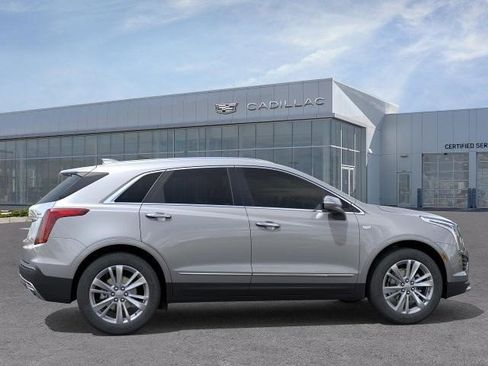 Certified 2025 Cadillac XT5 Premium Luxury w/ LPO, Floor Liner Package AWD/4WD image 30