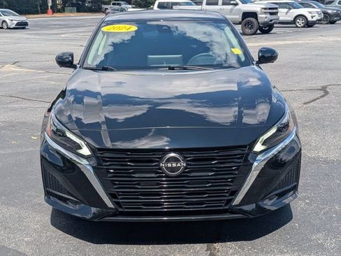Used 2024 Nissan Altima 2.5 SL FWD image 2