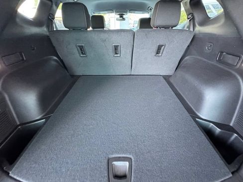 Used 2024 Chevrolet Blazer LT FWD image 10