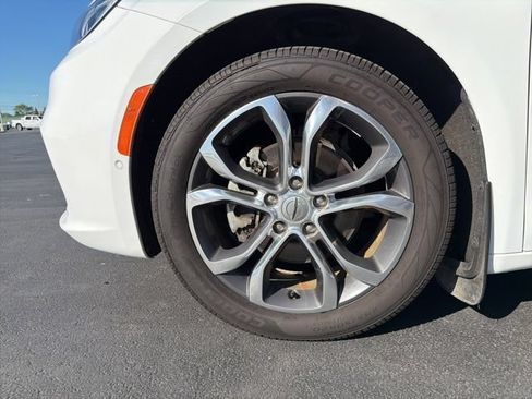Used 2022 Chrysler Pacifica Pinnacle FWD image 10