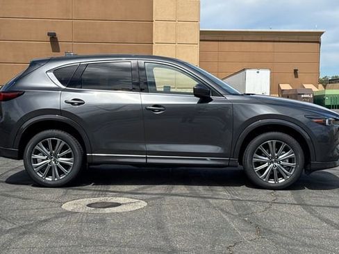 New 2025 MAZDA CX-5 Signature image 3