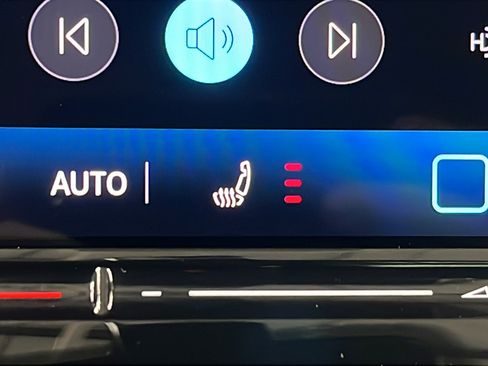 Used 2025 Volkswagen Tiguan SE R-Line AWD/4WD image 38