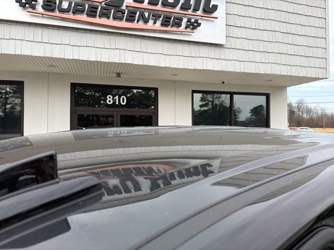 Used 2025 GMC Sierra 1500 SLT image 12