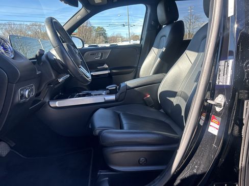 Certified 2022 Mercedes-Benz GLB 250 w/ Premium Package Lite image 16