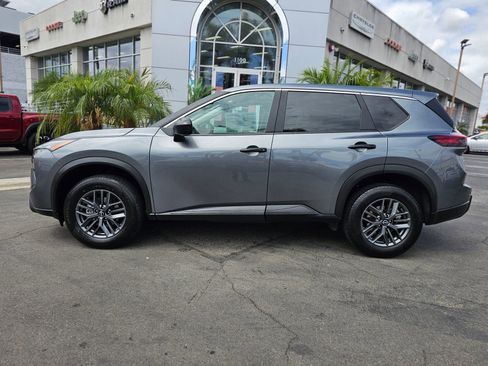 Used 2024 Nissan Rogue S FWD image 4