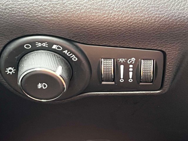 Used 2023 Jeep Compass Limited w/ Elite Group AWD/4WD image 20