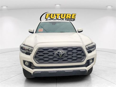 Used 2021 Toyota Tacoma 4x4 Double Cab image 2