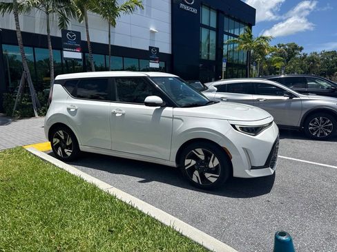 Used 2023 Kia Soul GT-Line w/ GT-Line Technology Package FWD image 3