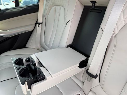 Used 2025 BMW X5 xDrive50e w/ M Sport Package image 16