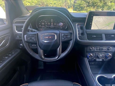 Used 2023 GMC Yukon XL AT4 AWD/4WD image 5
