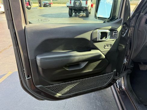 Used 2022 Jeep Wrangler Unlimited Rubicon 4xe w/ Dual Top Group image 13