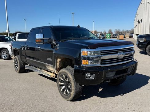 Used 2015 Chevrolet Silverado 2500 High Country w/ Duramax Plus Package image 2