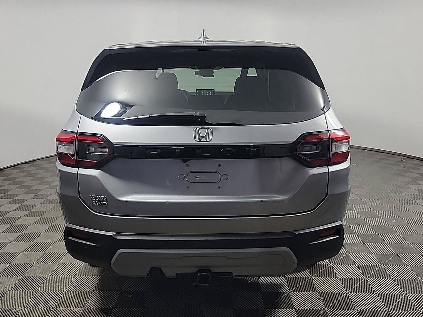 Certified 2025 Honda Pilot EX-L image 5
