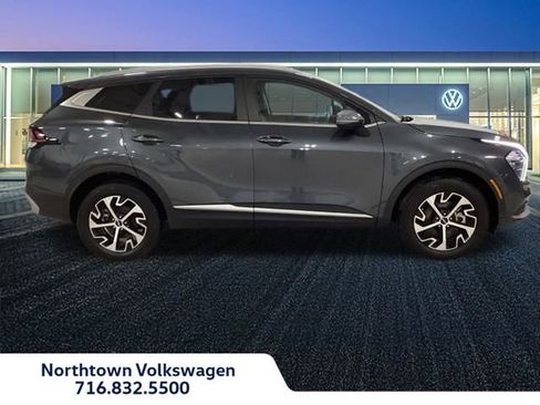 Used 2023 Kia Sportage EX image 2
