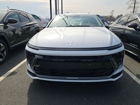 New 2026 Hyundai Sonata SE FWD image 2