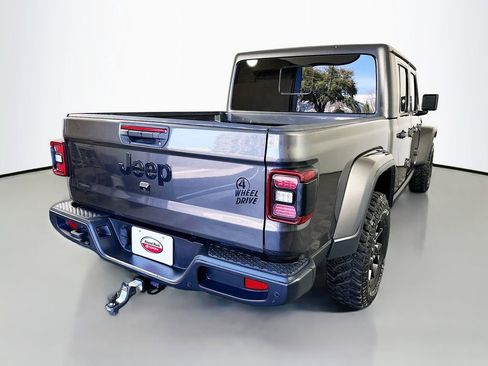 Used 2024 Jeep Gladiator Willys image 5