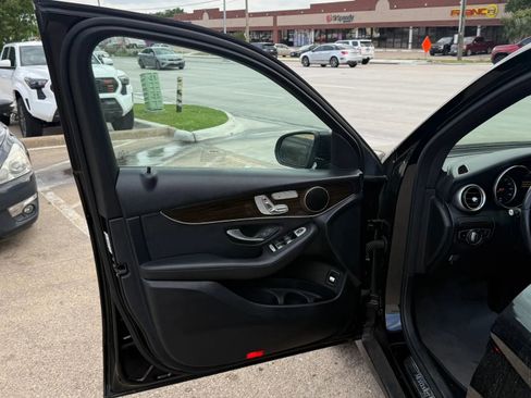 Used 2020 Mercedes-Benz GLC 300 4MATIC image 9