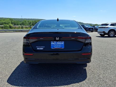 Used 2023 Honda Accord EX image 6
