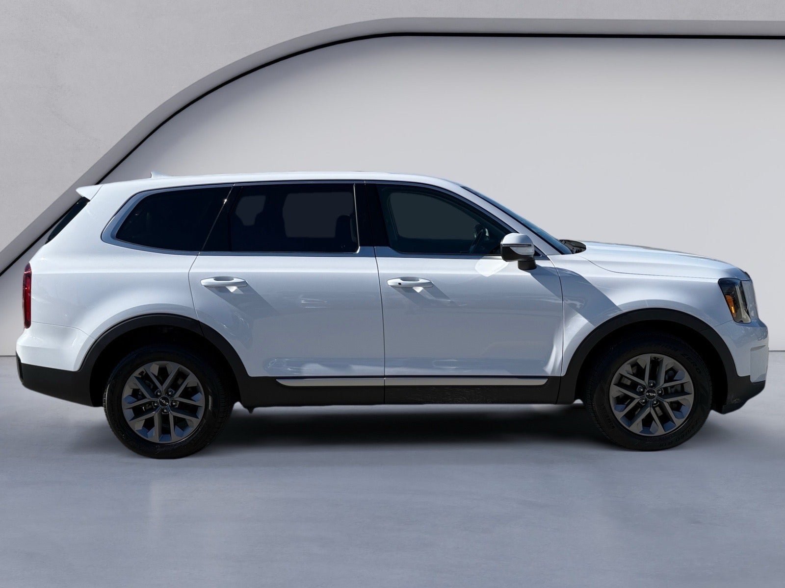 Used 2024 Kia Telluride LX FWD image 6