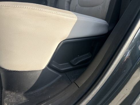 Used 2025 Hyundai Tucson Limited image 25