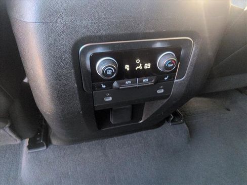 Used 2023 Chevrolet Suburban RST w/ Sport Performance Package image 18