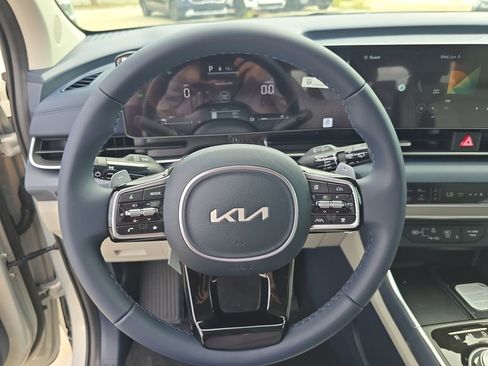 New 2026 Kia Carnival EX FWD image 31