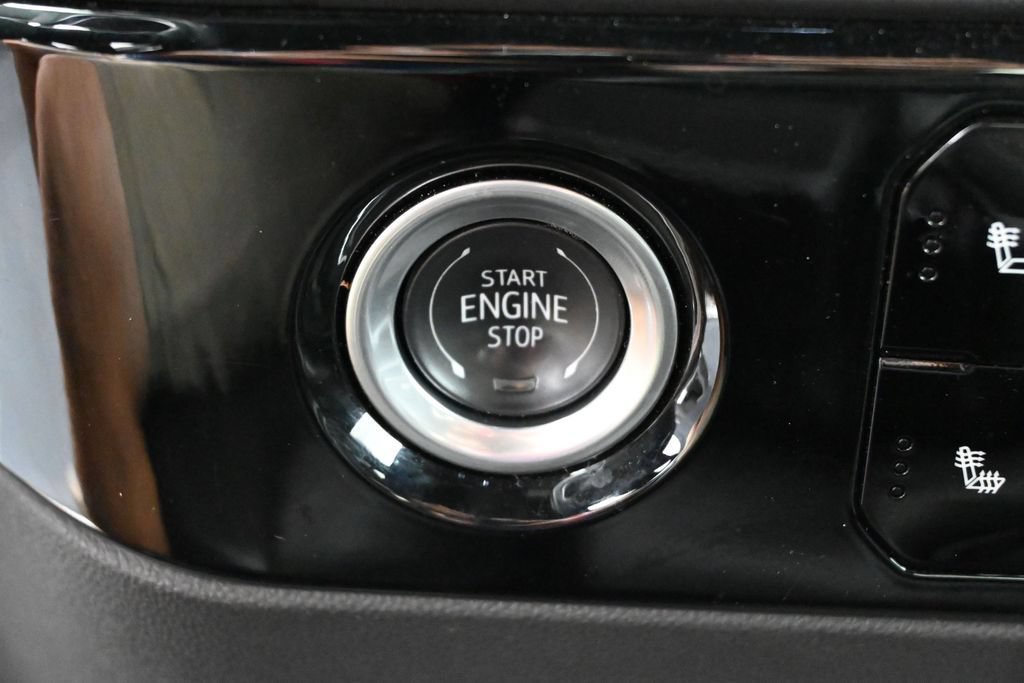 Used 2024 GMC Sierra 1500 SLT AWD/4WD image 5