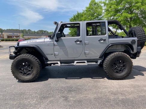 Used 2018 Jeep Wrangler Unlimited Sport AWD/4WD image 29