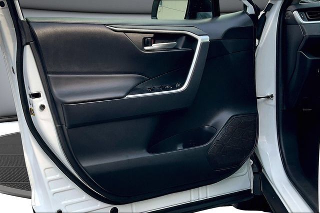 Used 2023 Toyota RAV4 XLE FWD image 22