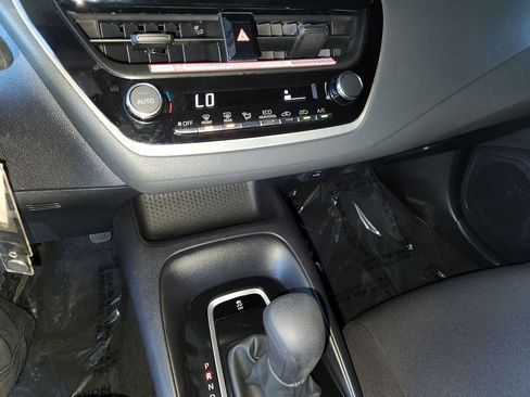 Used 2025 Toyota Corolla LE image 20
