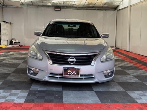 Used 2015 Nissan Altima 2.5 SV FWD image 2