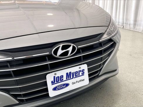 Used 2020 Hyundai Elantra Limited FWD image 7