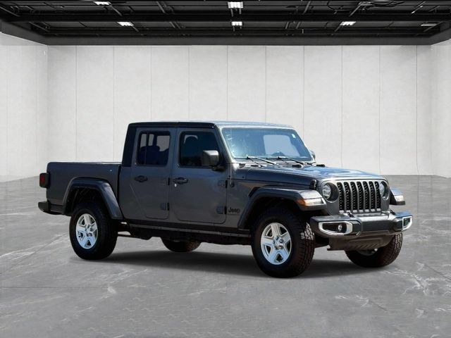 Used 2022 Jeep Gladiator Sport AWD/4WD image 3