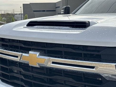 Used 2025 Chevrolet Silverado 2500 LT image 30