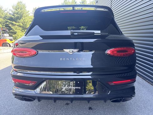 Used 2022 Bentley Bentayga AWD/4WD image 4