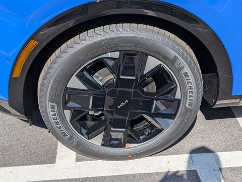 New 2026 Kia Sportage SX FWD image 9