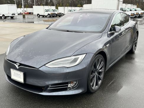 Used 2020 Tesla Model S Long Range Plus image 5