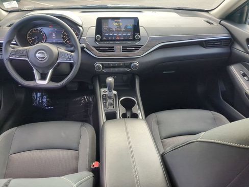 Used 2024 Nissan Altima 2.5 SV FWD image 29