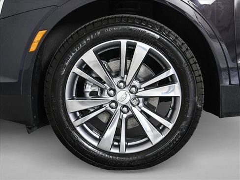 Used 2025 Cadillac XT5 Premium Luxury w/ LPO, Floor Liner Package AWD/4WD image 25