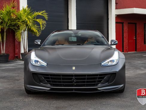 Used 2018 Ferrari GTC4Lusso T image 17