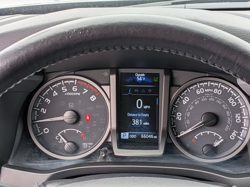Certified 2021 Toyota Tacoma TRD Sport w/ Technology Package AWD/4WD image 35