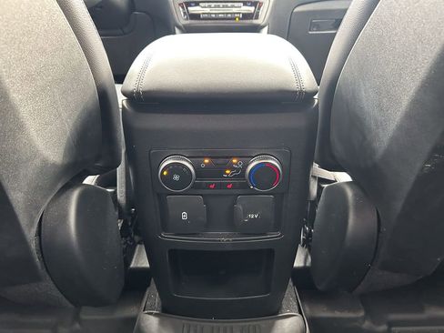 Used 2020 Ford Explorer XLT w/ Equipment Group 202A image 33