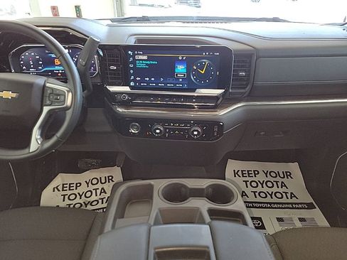 Used 2023 Chevrolet Silverado 1500 LT image 11
